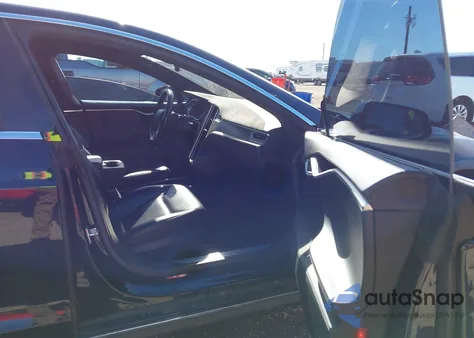 2015 Tesla Model S 70D/85D/P85D z USA, uszkodzony, nr VIN 5YJSA1H27FFP78307